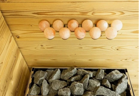 De voordelen van Himalayazout in de sauna en hoe je het daar kunt gebruiken.