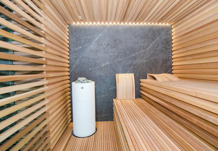 Moderne sauna met stoomfunctie