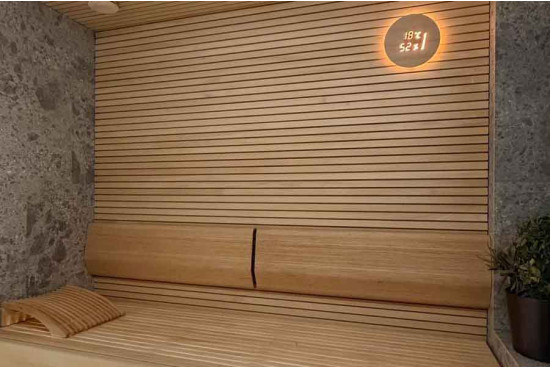 Sauna met afwerking van hout en steen. - Sauna's