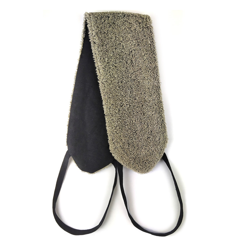 Rugreiniger met zwarte handgrepen