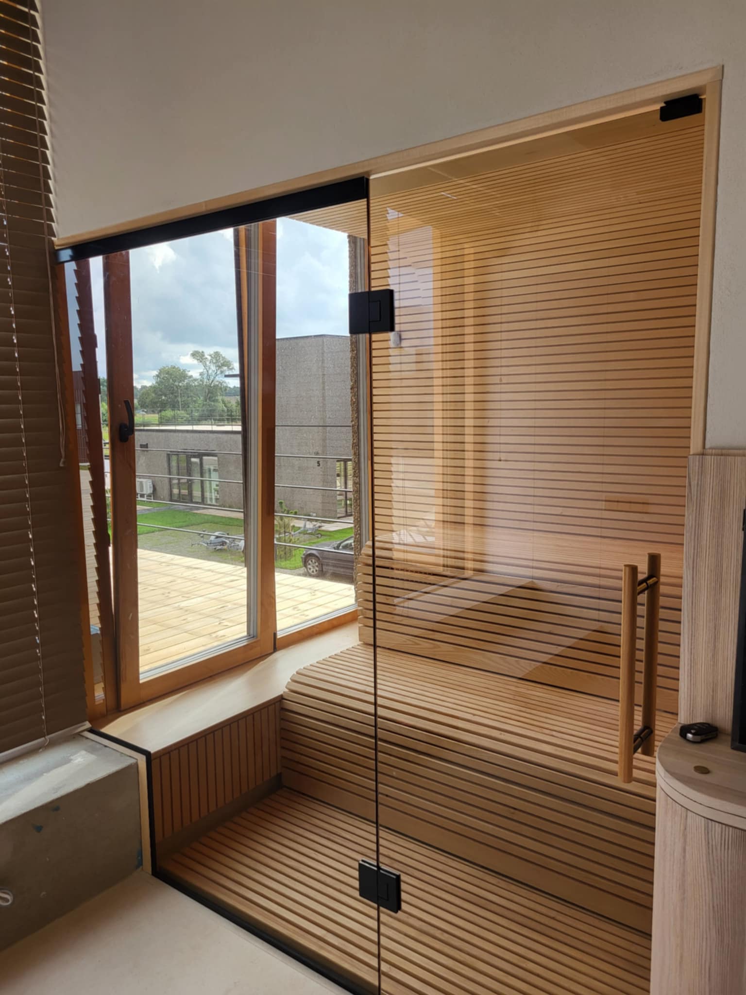 Raam en glazen wand in sauna