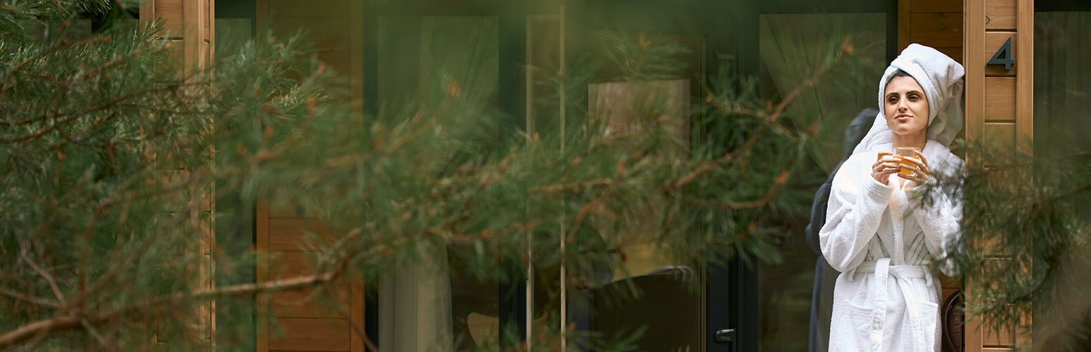 Warmwaterritueel: Waarom warm water je helpt ontspannen – en waarom saunawarmte nog meer voordelen biedt.