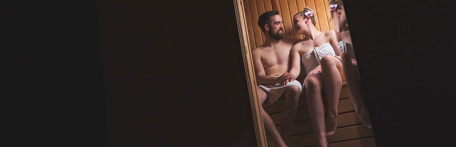 Valentijnsdag in de sauna: hoe creëer je een romantische, knusse en zintuigprikkelende sfeer?