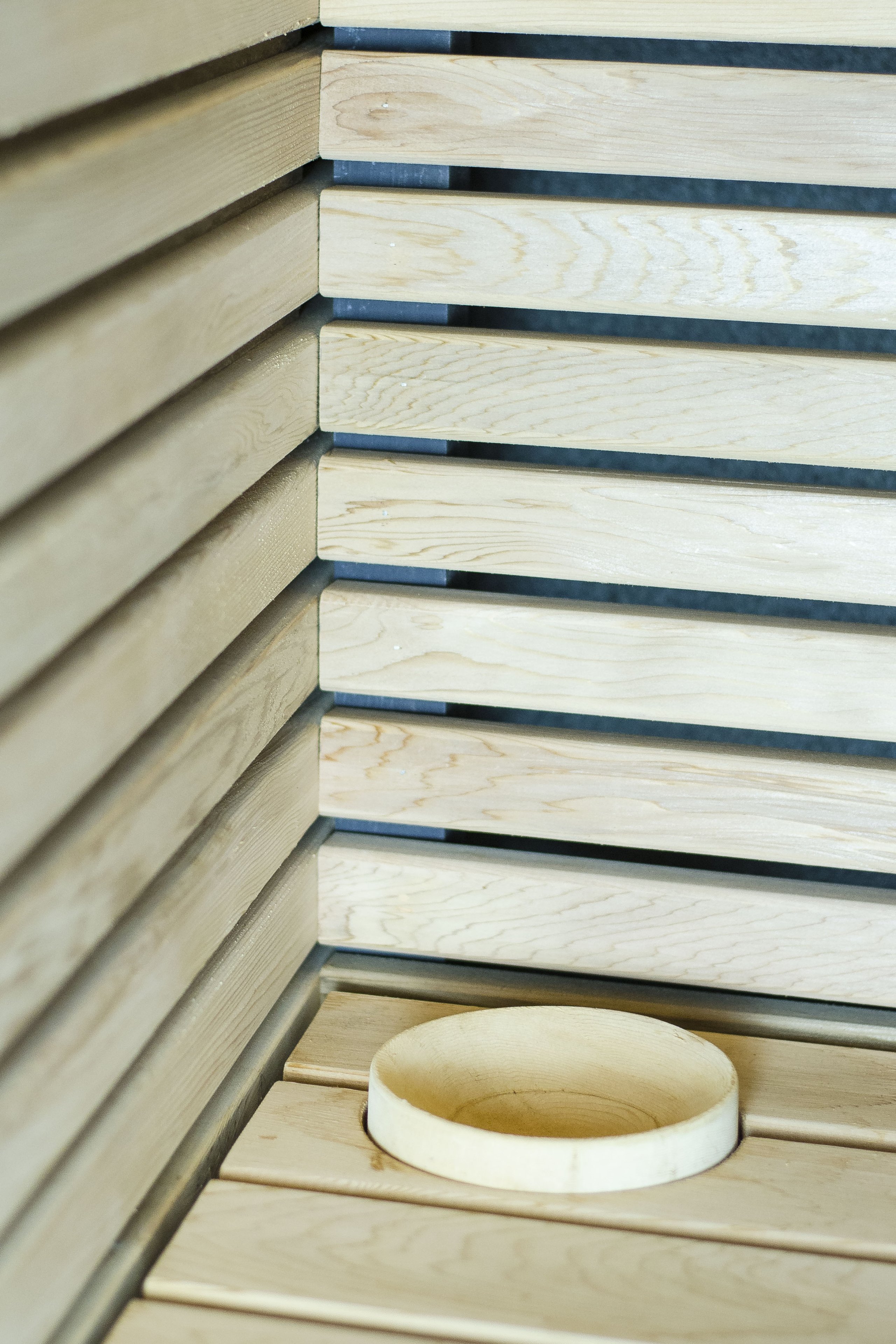 Sauna met ergonomische bank en cederhout